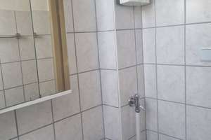 42 m ² Dachgeschosswohnung 2 ZKB in Mehrfamilienhaus in Siegen-Eiserfeld – Die vollständige Adresse der Immobilie erhältst du vom Anbieter., 57080 Eiserfeld, Siegen – Vorschaubild 2