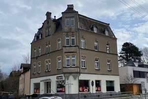 Mehrfamilienhaus mit Gewerbe - Zentrale Lage in Wittgensdorf