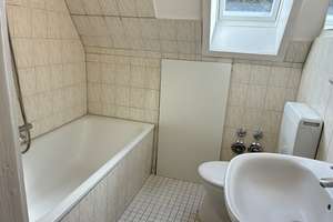 Gemütliche Dachgeschosswohnung mit Wannenbad – Hertzstraße 76, 24149 Neumühlen-Dietrichsdorf, Kiel – Vorschaubild 3