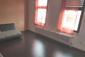 großes 1 Zi.-25 qm (in WG mit 100qm) !!! -in einer 3 WG -  mit Küche und Bad,  Mitten in Stuttgart – Schreiberstr. 22, 71099 Heslach, Stuttgart – Vorschaubild 1