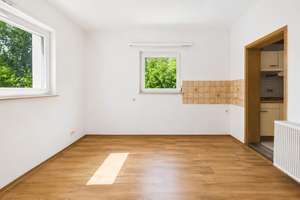 2-Familienhaus mit großem Grundstück und viel Potenzial in Top Lage – Die vollständige Adresse der Immobilie erhältst du vom Anbieter., 70567 Möhringen-Ost, Stuttgart – Vorschaubild 3