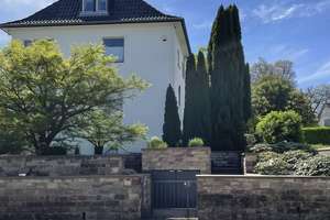 Charmantes Einfamilienhaus mit Pool und großzügigem Garten in Saarbrücken