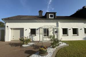Modernisiertes Haus mit gr. Wintergarten