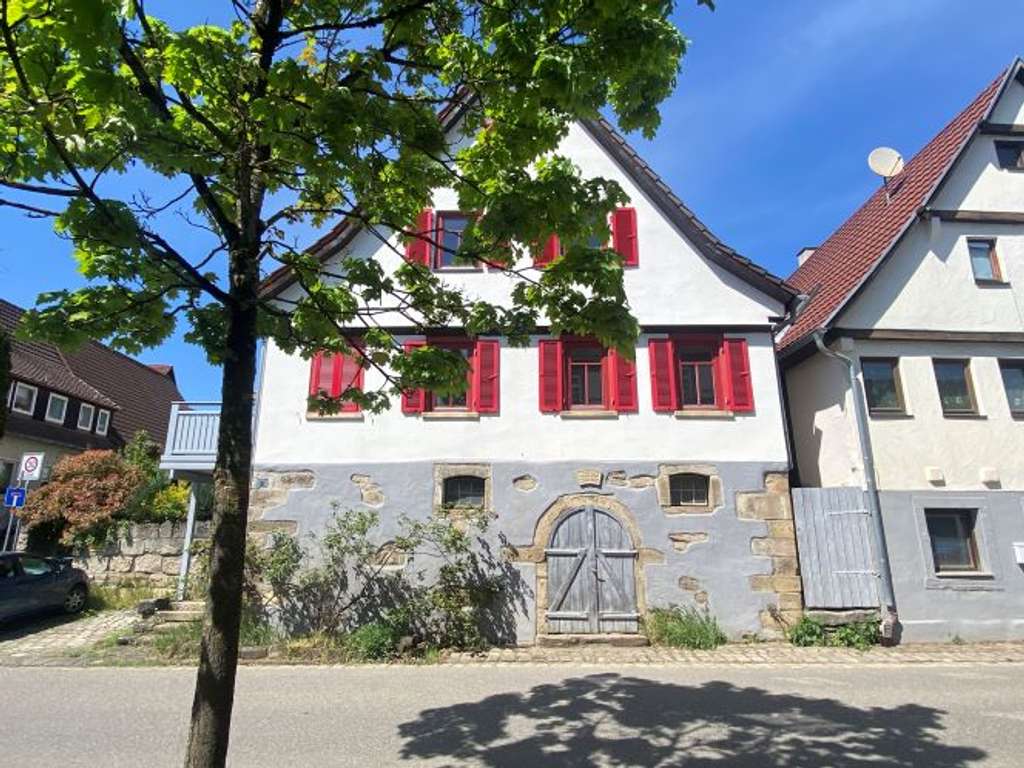 Immobilie in Schlaitdorf - Haus im Haus! Lichtdurchflutete 4-Zi-Maisonettewohnung mit Sonnenbalkon in Schlaitdorf! - Bild 1