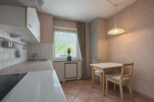 Renovierungsbedürftige 2-Zimmer-Etagenwohnung mit Balkon und Garagenstellplatz – Die vollständige Adresse der Immobilie erhältst du vom Anbieter., 40595 Garath, Düsseldorf – Vorschaubild 3