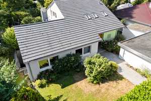 Platz für alle, Raum für Neues – Ihr Familiendomizil mit Einliegerwohnung und viel Grün – Karlsruhe – Vorschaubild 1