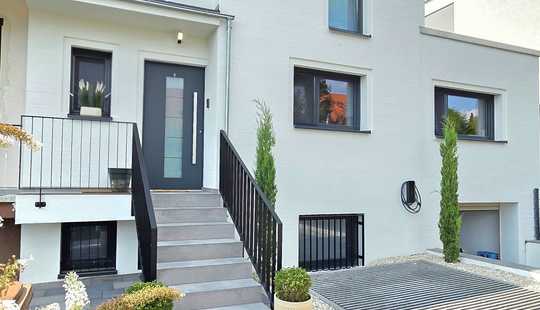 Bild von Modernes Zuhause in Bad Soden - stilvoll wohnen mit beheizbarem Pool