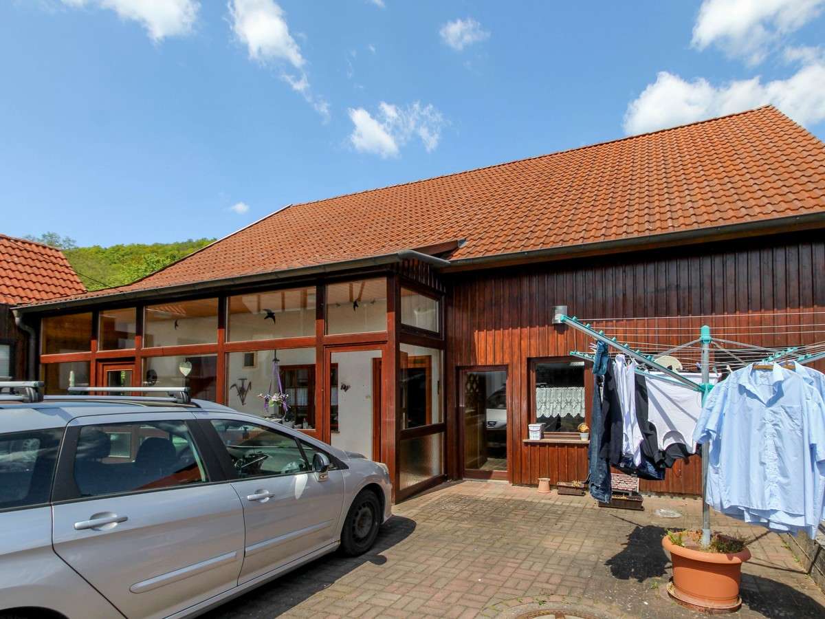 Wohnhaus mit vielseitig nutzbarem Nebengebäude in Brunnhartshausen, Wartburgkreis – Bild 4