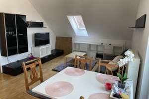 Charmante 2-Zimmer Dachgeschosswohnung in Regensburg-Kumpfmühl