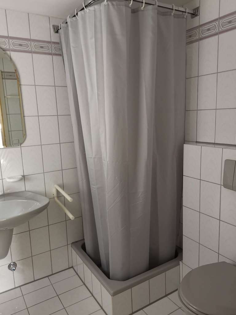 Immobilie in Illschwang - Wohnhaus mit Monteurzimmern und Bädern – sofort vermietbar - Bild 4