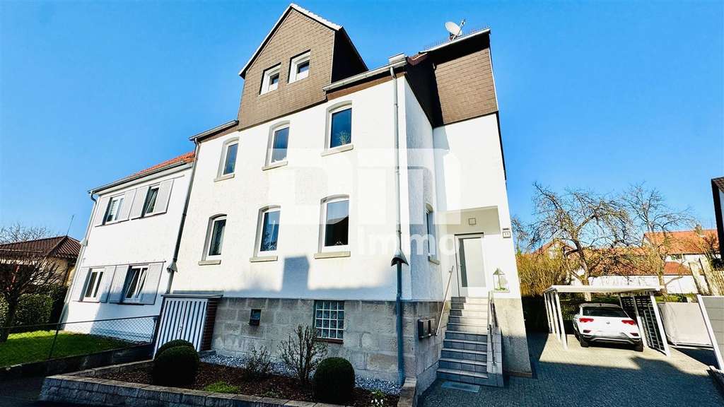 Immobilie in Niestetal - Modernisiertes Ein- bis Zweifamilienhaus mit Maisonettebereich in Traumlage - Bild 0