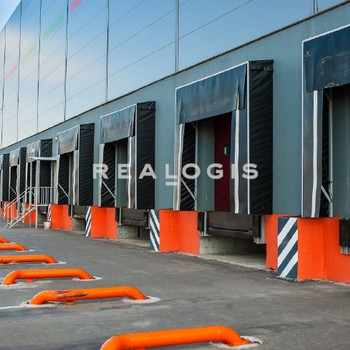 Ca. 10.000 qm Umschlaghalle | mehrere Rampen | Bis zu ca. 10,00 m UKB