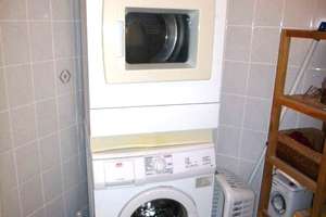 EIN STÜCK HIMMEL / 5 Zimmer Dachgeschoss-Maisonette + 2 Balkone, Einbauküche + 2 x TG. WG geeignet. – Am Haingraben 15, 65189 Südost, Wiesbaden – Vorschaubild 18