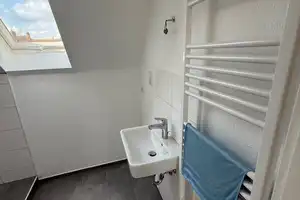 Kernsanierte 2-Zimmer-Dachgeschosswohnung in Köln Höhenberg – Nürnberger Straße 8, 51103 Köln – Vorschaubild 10
