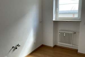 Bitte nur Mailanfragen: Helle 2 Zi-Whg. m. Balkon in der Donaustaufer Str. Nähe Milchwerk – 93059 Reinhausen, Regensburg – Vorschaubild 3