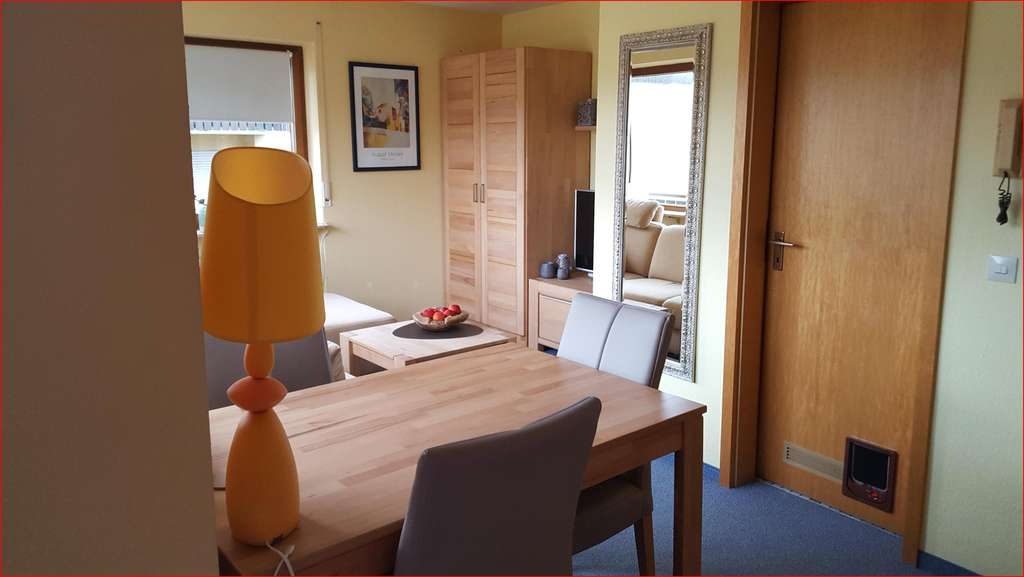 Immobilie in Bonndorf im Schwarzwald - Hell und freundlich mit wunderbarem Weitblick - Bild 2