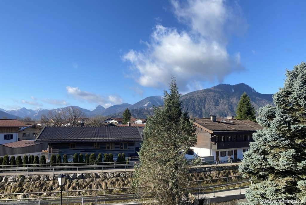 Immobilie in Tegernsee - Moderne Eigentumswohnung mit Galerie und tollem Blick in die Berge! - Bild 2