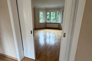 Attraktives Mehrfamilienhaus mit 3 Wohnungen, 8 Garagen, Süd-West Grundstück in Top-Lage! – Kassebohmer Weg 1, 18055 Brinckmansdorf, Rostock – Vorschaubild 3