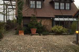 möbliert  inkl. Strom und Heizung mit Einbauküche in Düsseldorf-Hamm 