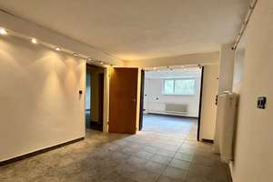 Großer Bungalow in ruhiger Sackgasse in Frankfurt-Fechenheim auf herrlich eingewachsenem Grundstück – Die vollständige Adresse der Immobilie erhältst du vom Anbieter., 60386 Fechenheim, Frankfurt am Main – Vorschaubild 9