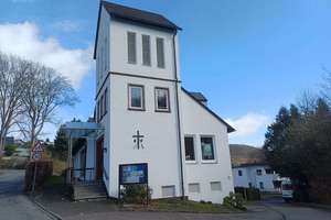 Wiehl-Weiershagen: 374m² im Kirchen-/Gemeindehaus mit separater Wohnung, Garten, Garage, 3 Küchen – Die vollständige Adresse der Immobilie erhältst du vom Anbieter., 51674 Wiehl – Vorschaubild 3