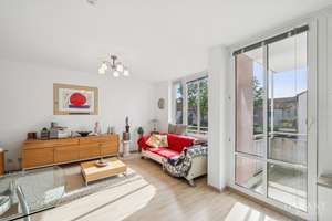Gepflegte 2 Zimmer-Wohnung mit Westbalkon und Tiefgarage im Grünen – Die vollständige Adresse der Immobilie erhältst du vom Anbieter., 80939 Freimann, München – Vorschaubild 1