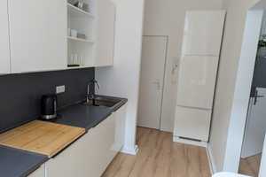 Super zentral - MÖBLIERT - renoviert - große Einbauküche mit Spülmaschine - Hochbett - Arbeitsplatz – Promenadenstr. 41, 52062 Aachen – Vorschaubild 3