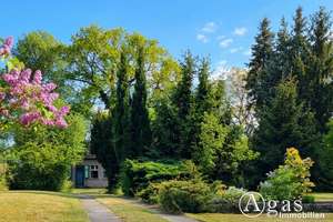 Exklusive Toplage: ca. 1.220m² großes Grundstück mit Bungalow, Garage & Werkstatt–provisionsfrei! – Die vollständige Adresse der Immobilie erhältst du vom Anbieter., 14532 Stahnsdorf – Vorschaubild 1