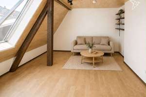 Helle 2-Zimmer Dachgeschoss Wohnung mit Entwicklungspotential in guter Lage von Düsseldorf!