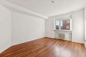 Großzügige 4 Zimmerwohnung mit gutem Zuschnitt in ruhiger Lage – Die vollständige Adresse der Immobilie erhältst du vom Anbieter., 40225 Stadtmitte, Düsseldorf – Vorschaubild 9