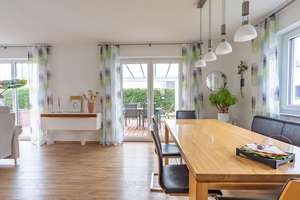 Stilvolles Einfamilienhaus mit Garage, Carport und hochwertiger Ausstattung in Balingen-Engstlatt – Die vollständige Adresse der Immobilie erhältst du vom Anbieter., 72336 Balingen – Vorschaubild 4