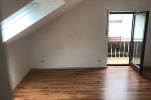 Sehr ruhige, helle 2-Zi-DG-Wohnung mit sep. Küche und Balkon in München Aubing – 81249 Aubing-Süd, München – Vorschaubild 10