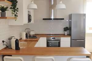 Helle und geräumige 2-Zimmer-Wohnung mit Balkon und EBK! – Franckestraße 17, 24118 Ravensberg, Kiel – Vorschaubild 1