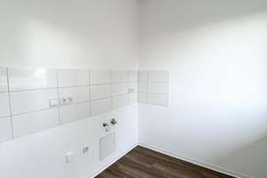 Frisch renovierte 3-Zimmer-Wohnung mit Balkon! – Ebereschenstr. 34, 1169 Gorbitz-Süd, Dresden – Vorschaubild 6