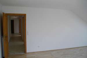 Schöne 3,5-Zimmer Wohnung mit Balkon in Königsdorf-Osterhofen – 82549 Königsdorf – Vorschaubild 1