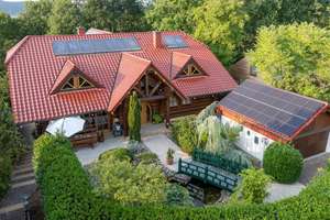 Exklusive Naturstammvilla - Luxus, Natur & Privatsphäre