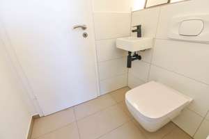 Saniert. Vier-Zimmer-Wohnung mit Balkon und Tiefgaragenstellplatz. – Die vollständige Adresse der Immobilie erhältst du vom Anbieter., 40595 Garath, Düsseldorf – Vorschaubild 9
