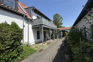 Merheim: Leben auf dem Frohnhof! 
Charmante 2 Zimmer-Eigentumswohnung 
in denkmalgeschützter Anlag – Die vollständige Adresse der Immobilie erhältst du vom Anbieter., 51109 Merheim, Köln – Vorschaubild 2