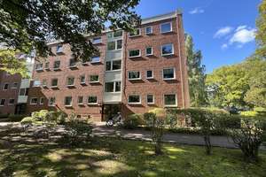 Frisch renovierte 2,5 Zimmer-Wohnung mit Balkon und modernisierten Tageslichtbad mit Wanne – Fregattenstr. 16, 23558 Buntekuh, Lübeck – Vorschaubild 1