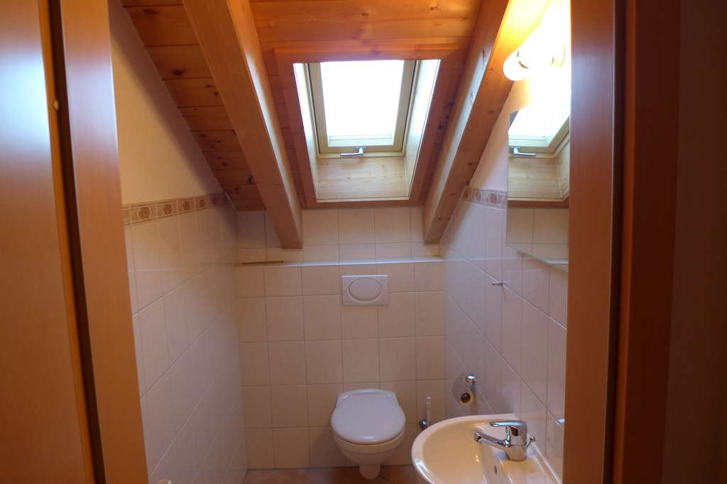 Immobilie in Benediktbeuern - 3-Zimmer Dachgeschosswohnung in Benediktbeuern mit Garage - Bild 3