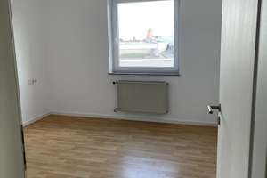 Geschmackvolle 3-Raum-Wohnung mit Balkon und EBK in Stuttgart – Die vollständige Adresse der Immobilie erhältst du vom Anbieter., 70435 Zuffenhausen-Schützenbühl, Stuttgart – Vorschaubild 5