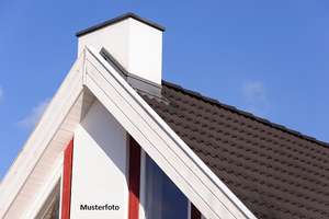 Einfamilienhaus mit Garten und Carport