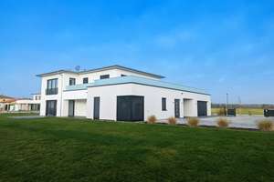 Teilweise gewerbliche Nutzung möglich! Luxuriöse Architektenvilla mit großem Grundstück! – Die vollständige Adresse der Immobilie erhältst du vom Anbieter., 94365 Parkstetten – Vorschaubild 4