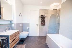 Helles Vollmöbliertes Penthouse Apartment in Neubau (3 Zimmer/121qm+Parking+Gym-Room) [ENG+DE+ESP] – Weinbergerstraße 61, 81241 Pasing, München – Vorschaubild 4