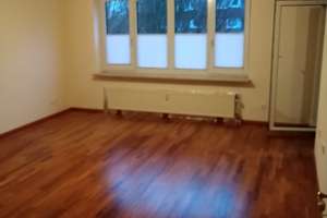 Von Privat: Gepflegte Wohnung mit zwei Zimmern sowie Balkon und EBK in Hamburg-Hausbruch