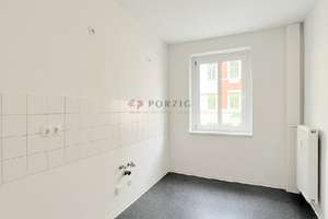 Sonnig. Hell. Perfekt für Singles – Wohnung mit Balkon – Carl-von-Ossietzky-Str. 20, 9126 Lutherviertel, Chemnitz – Vorschaubild 3