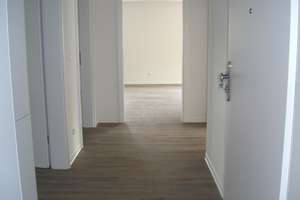 Neuwertige 3-Raum-Wohnung mit Balkon und Einbauküche in Hamburg-Neugraben-Fischbek