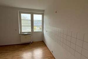 Große 1-Zi. mit Laminat, Wanne, Abstellraum & Balkon in ruhiger Lage! EBK mgl. – Zschopauer Platz 8, 9126 Bernsdorf, Chemnitz – Vorschaubild 8