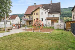 Kapitalanleger aufgepasst: Charmantes Mehrfamilienhaus in zentraler Lage von Albstadt-Ebingen – Die vollständige Adresse der Immobilie erhältst du vom Anbieter., 72458 Albstadt – Vorschaubild 1