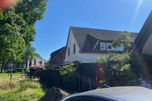 Sehr schöne 2 Zimmer Dachgeschosswohnung mit EBK in Alt-Habnehausen! – Die vollständige Adresse der Immobilie erhältst du vom Anbieter., 28279 Habenhausen, Bremen – Vorschaubild 2